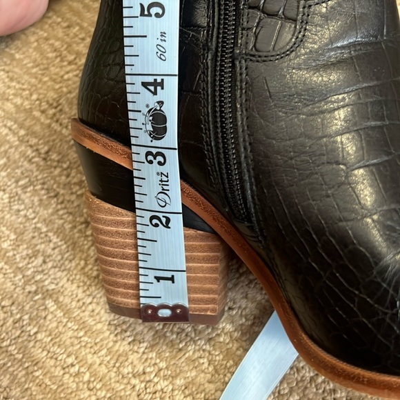 Gianni Bini Boots - Picture 14 of 16